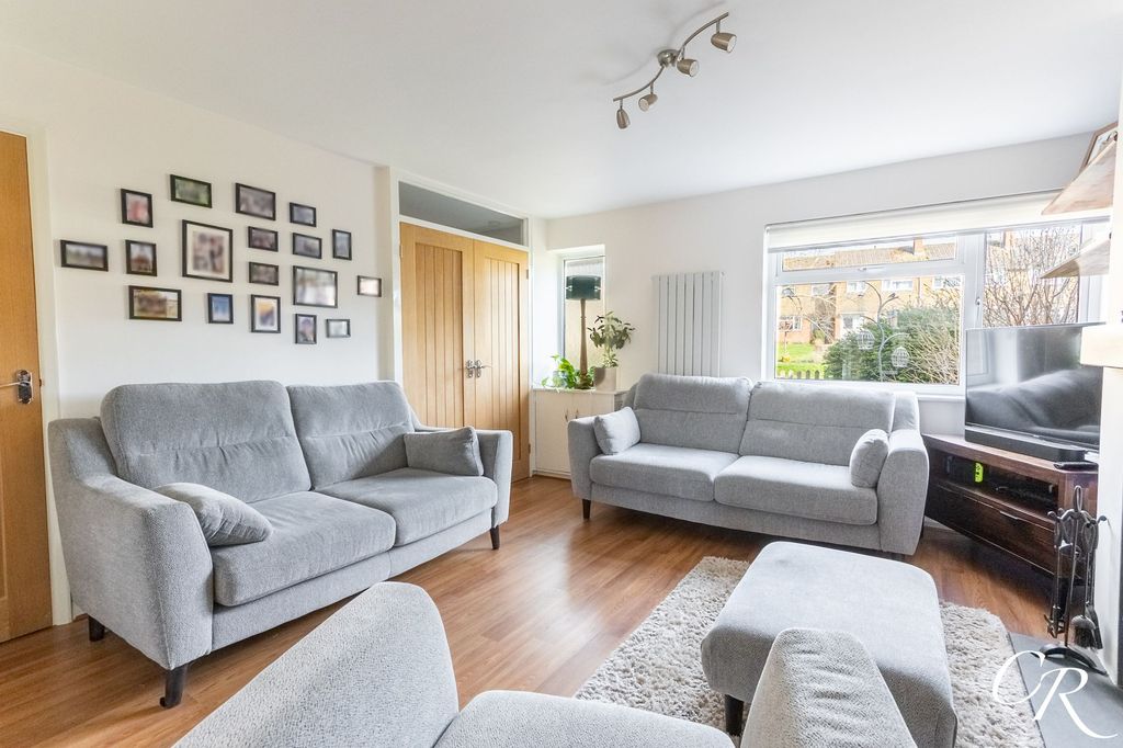 Property photo 2 of 20