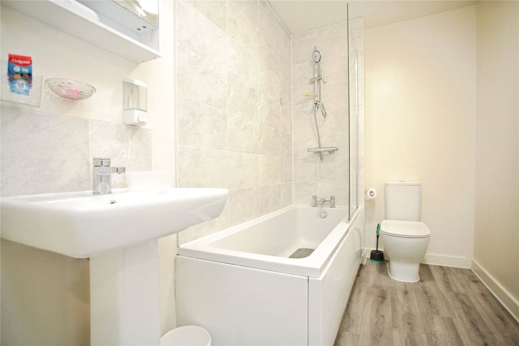 Property photo 3 of 17 Picture No. 12