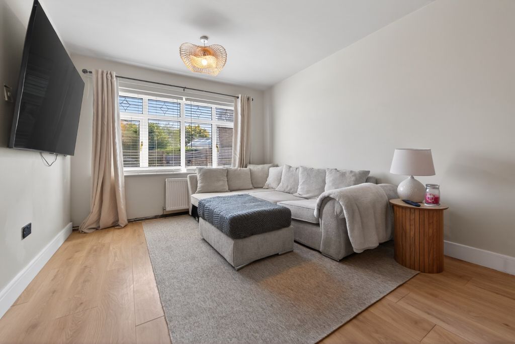 Property photo 2 of 27 5017297