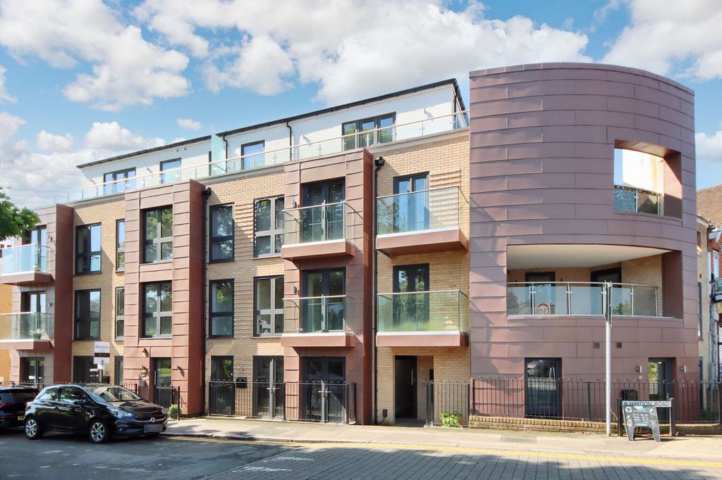 Property photo 2 of 8 External