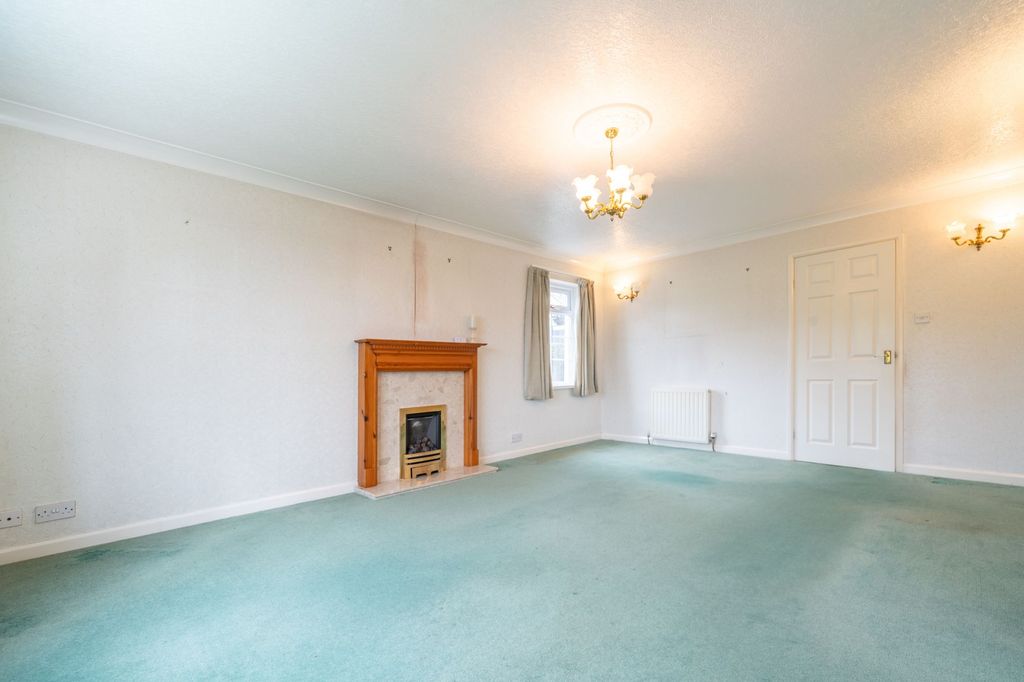 Property photo 3 of 28