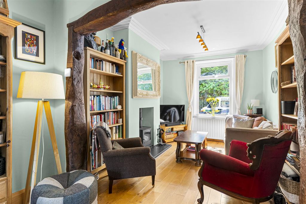 Property photo 3 of 23 Sitting Room