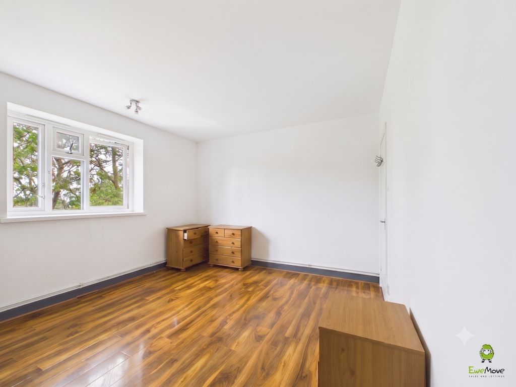 Property photo 2 of 7 Presented By Kevin At Ewemove Abbey Wood And Belve