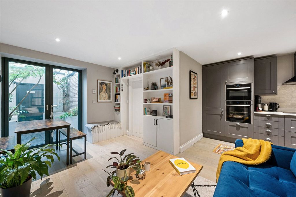 Property photo 2 of 12 Picture No. 19