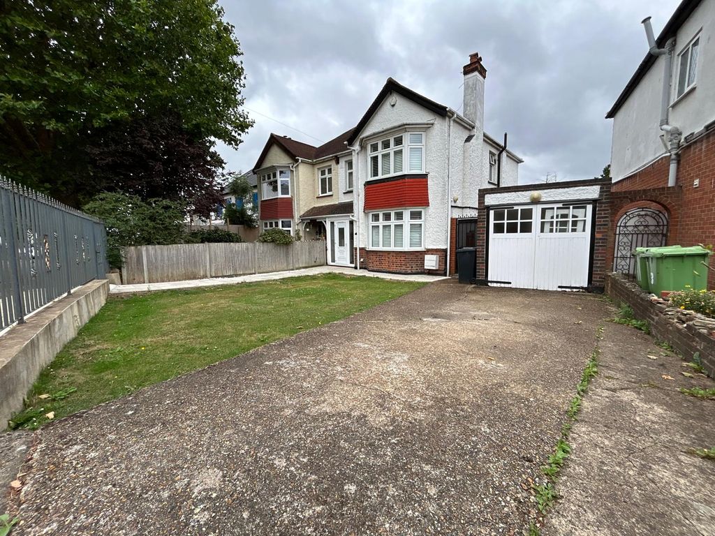 Property photo 1 of 14 Modern 5 Bedroom Semi Detached House Â€“ Norwood Green Ub2
