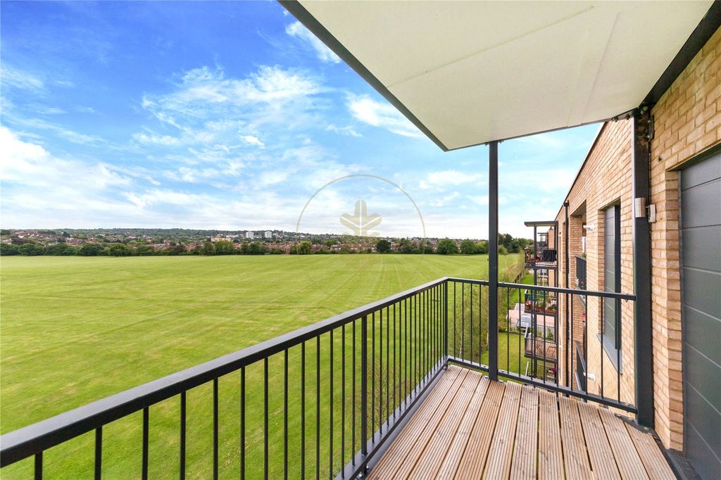 Property photo 3 of 11 Picture No. 02