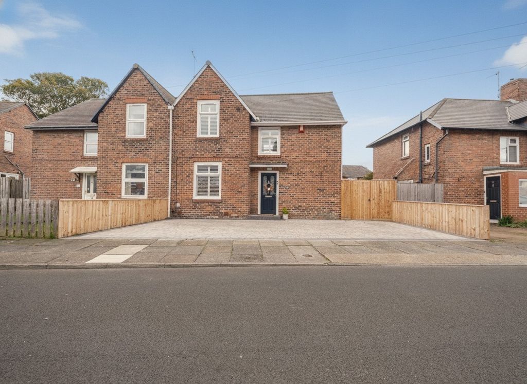 Property photo 1 of 32 5593760