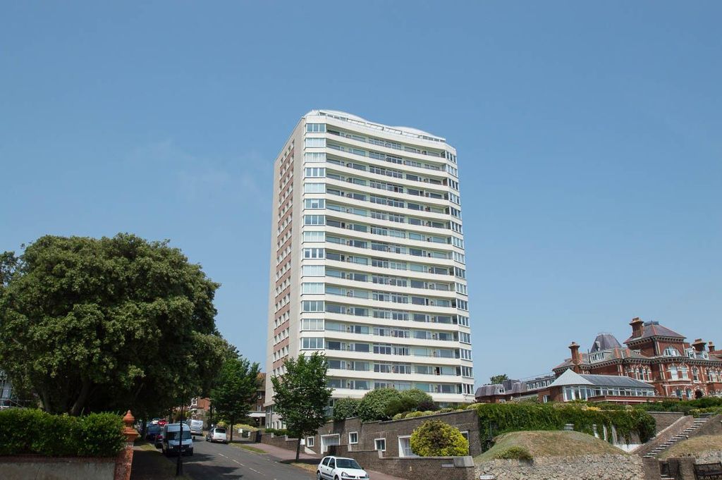 Property photo 1 of 17 South Cliff Tower.Jpg