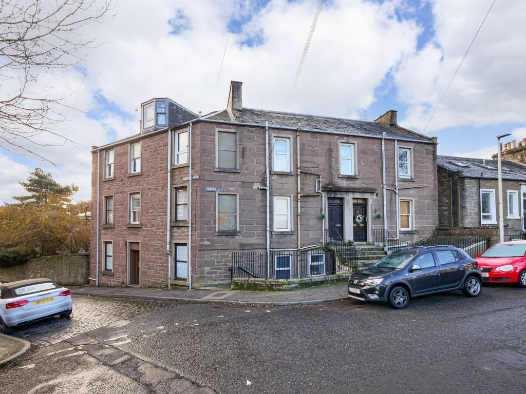 Property photo 1 of 7 Front