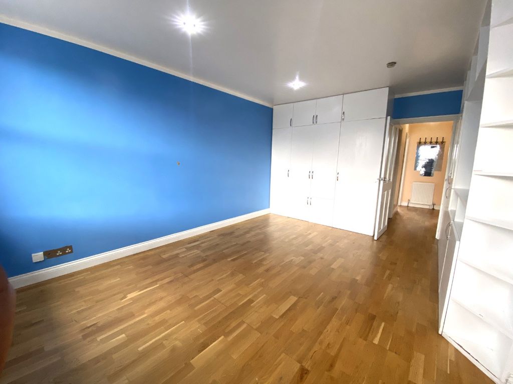 Property photo 2 of 7 4911392