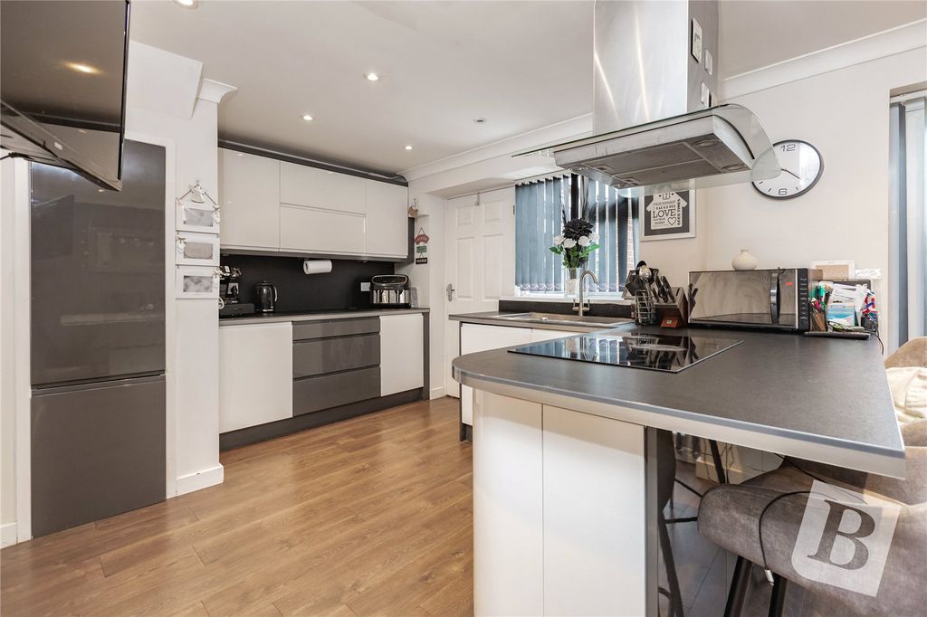 Property photo 3 of 16 Kitchen/Diner