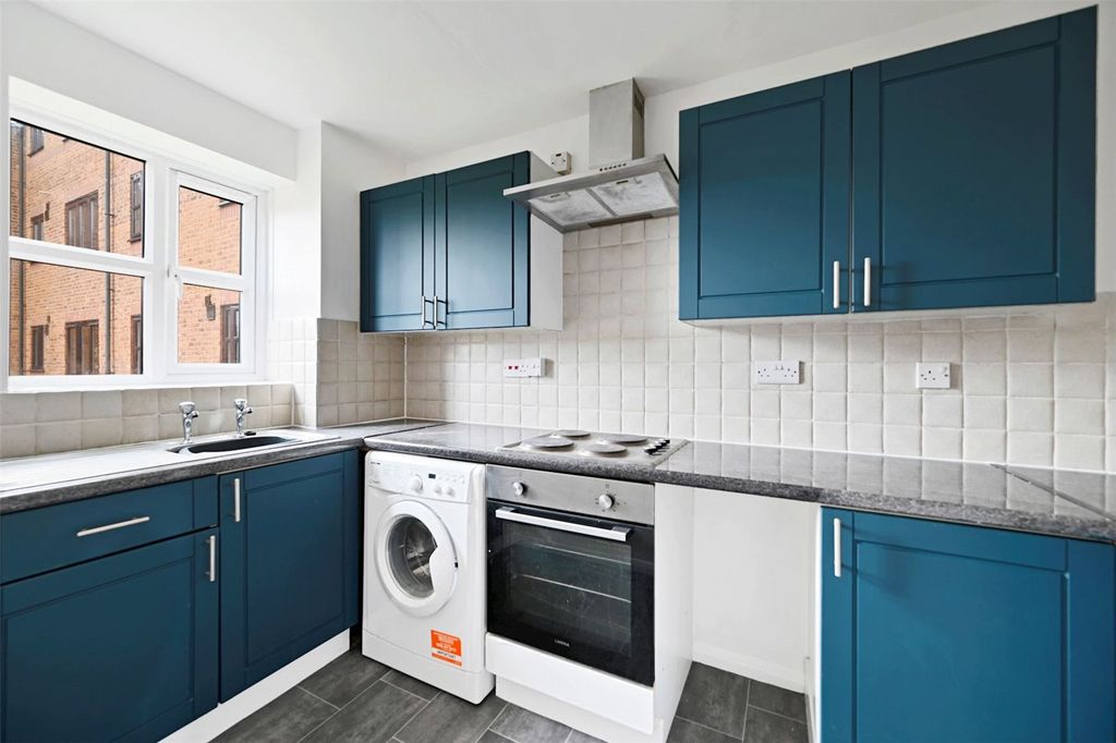 Property photo 2 of 4 Kitchen