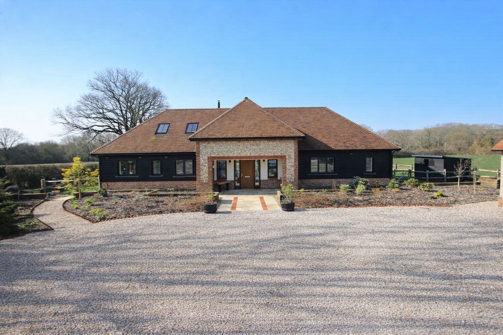 Property photo 1 of 28