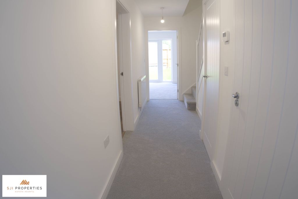 Property photo 3 of 22 Hall