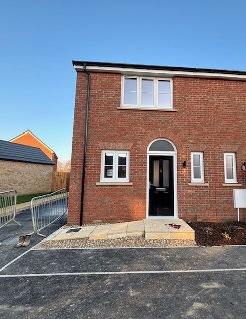 Property photo 1 of 8 Front