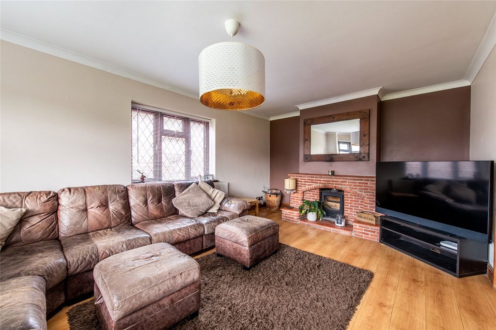 Property photo 2 of 27 Picture No. 19