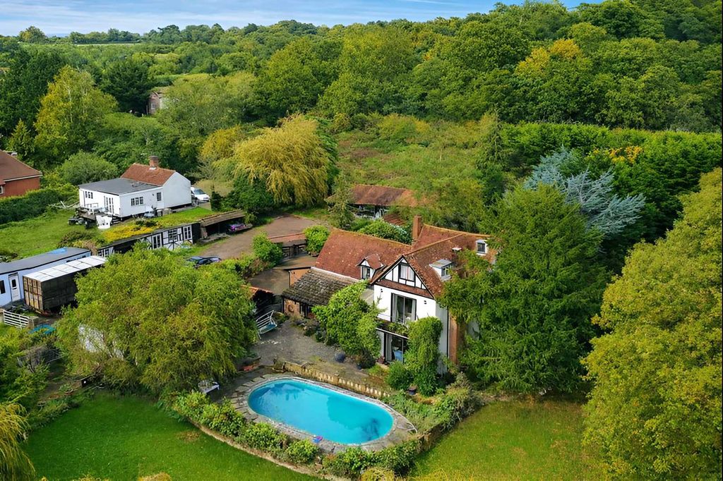 Property photo 3 of 3 Woodgreen Farm, Honeypot Lane, Waltham Abbey, En9 3Sg