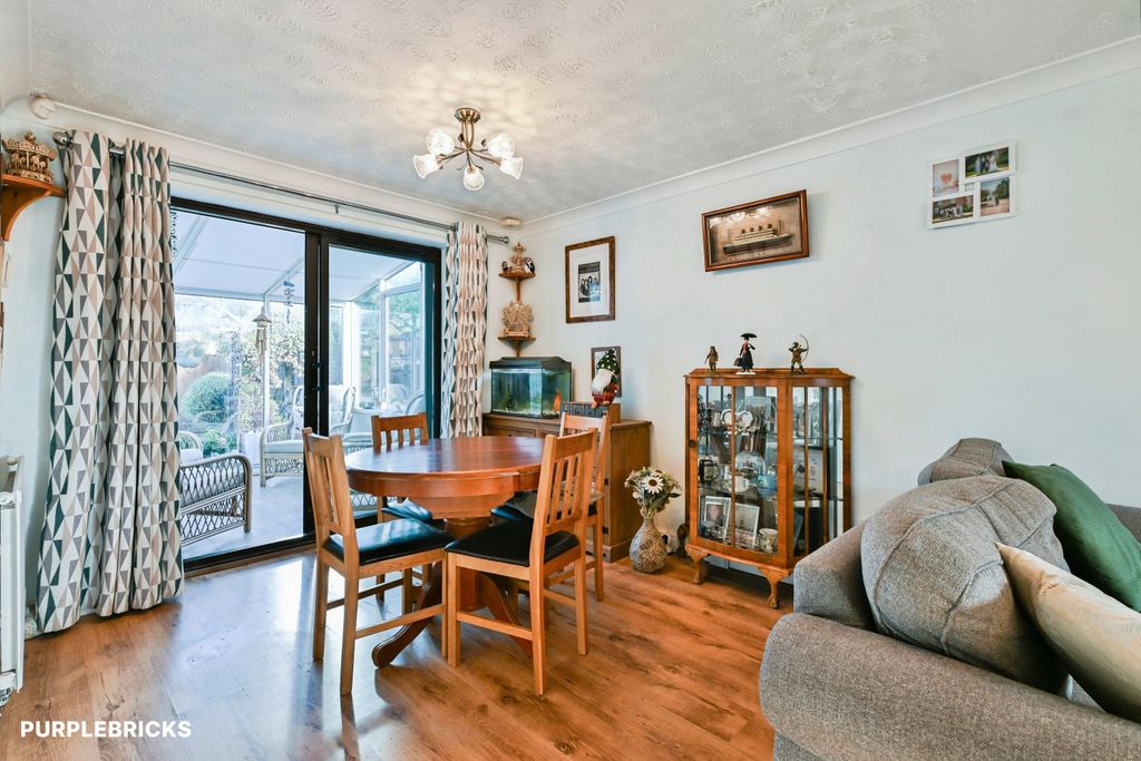 Property photo 1 of 20 Dining Area