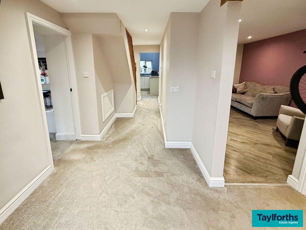 Property photo 3 of 25