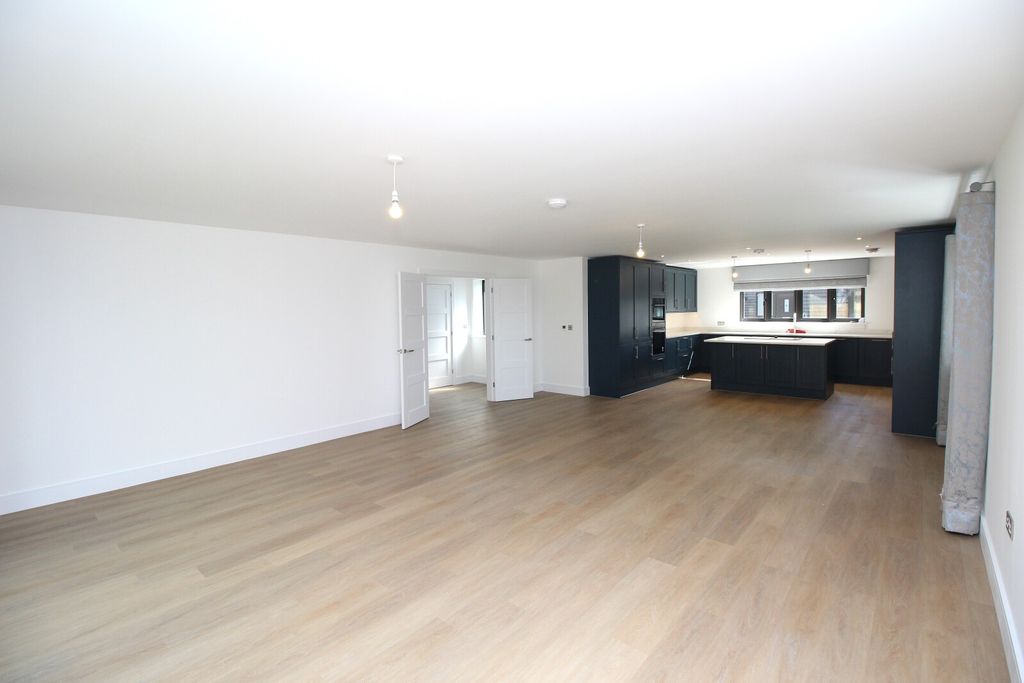 Property photo 3 of 14 Lounge View 2