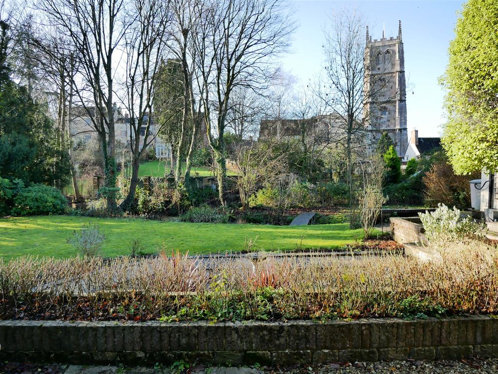 Property photo 3 of 30 The Gardens