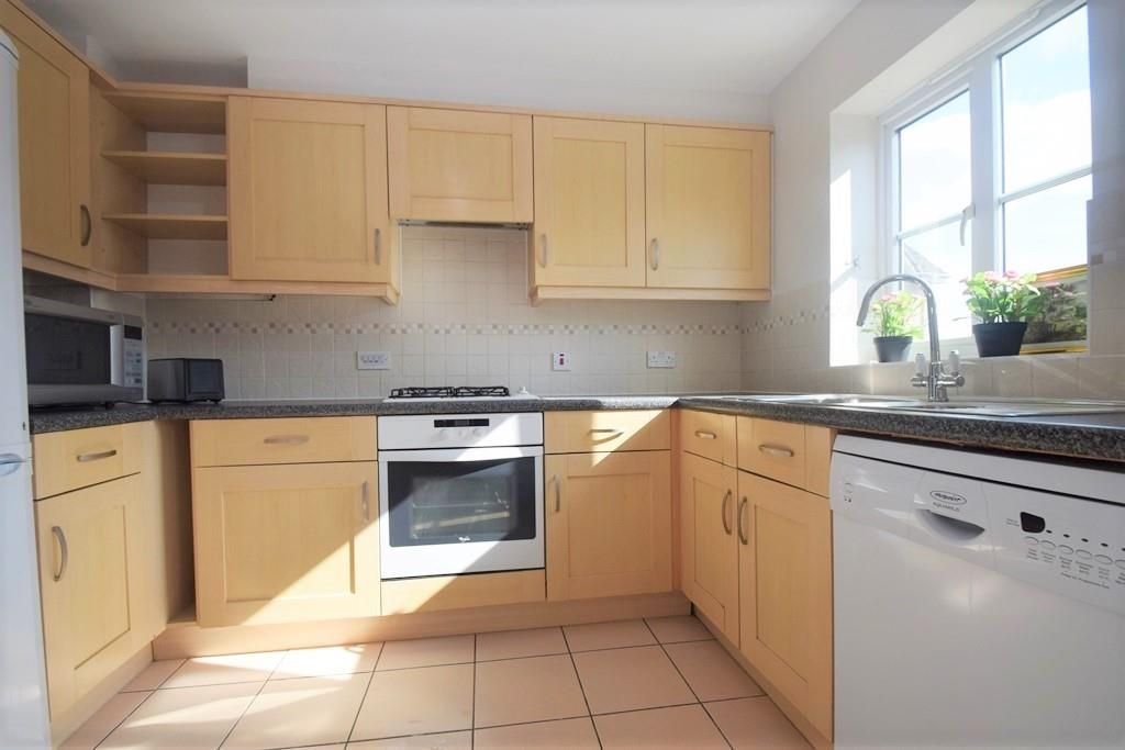 Property photo 3 of 10 Kitchen