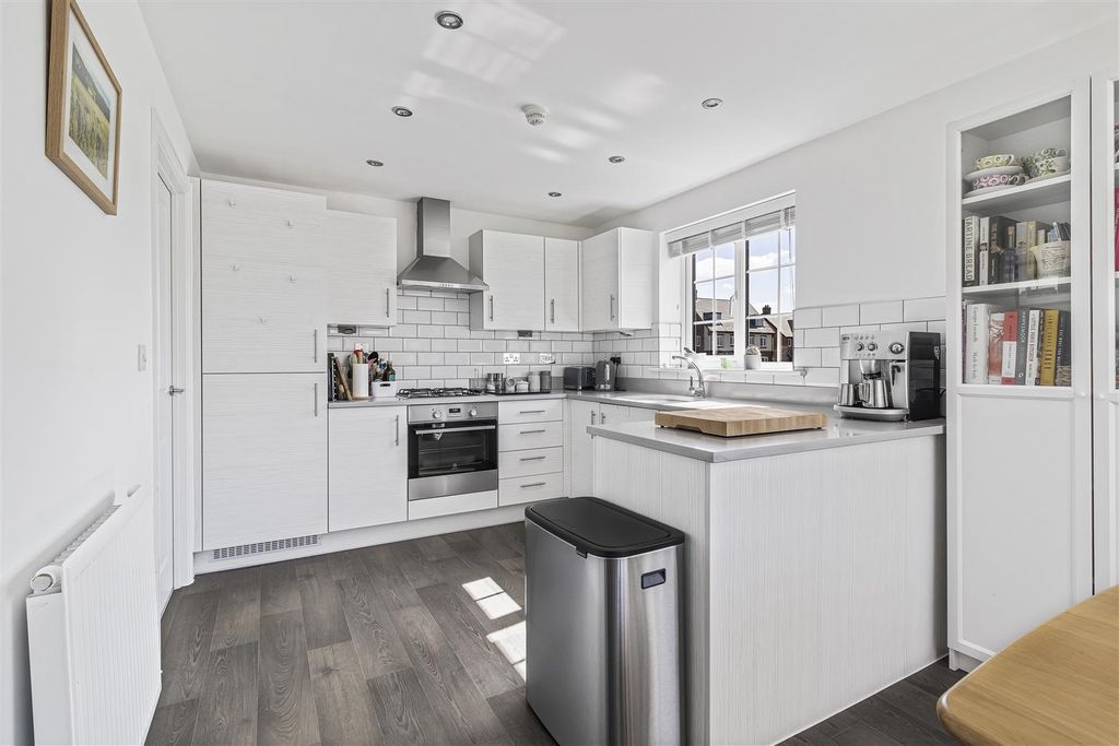 Property photo 2 of 21 16_50675.Jpg