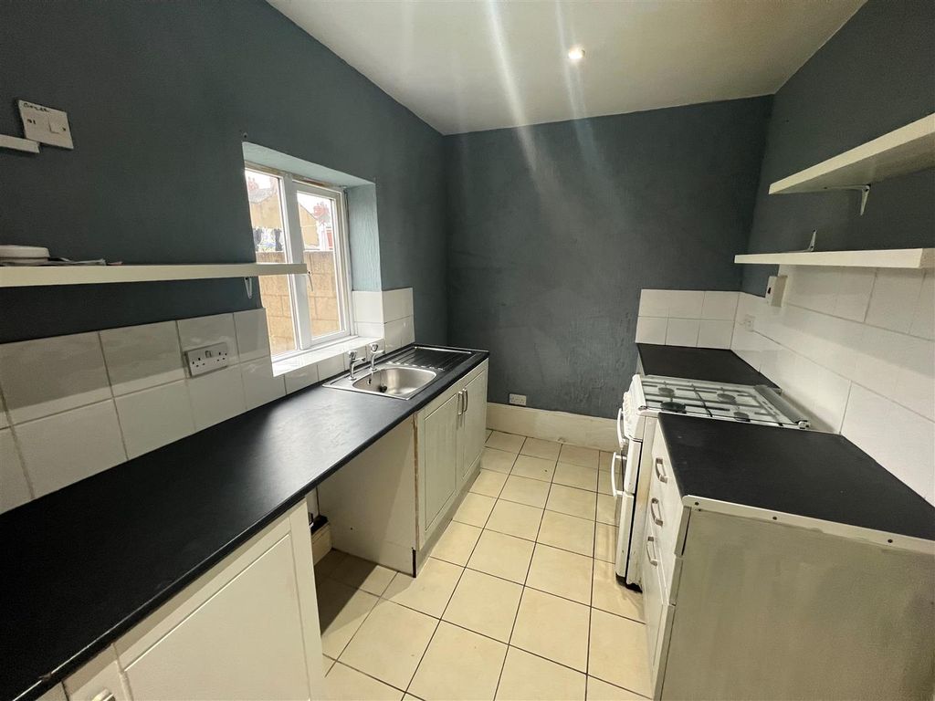 Property photo 3 of 6 S8.Jpg