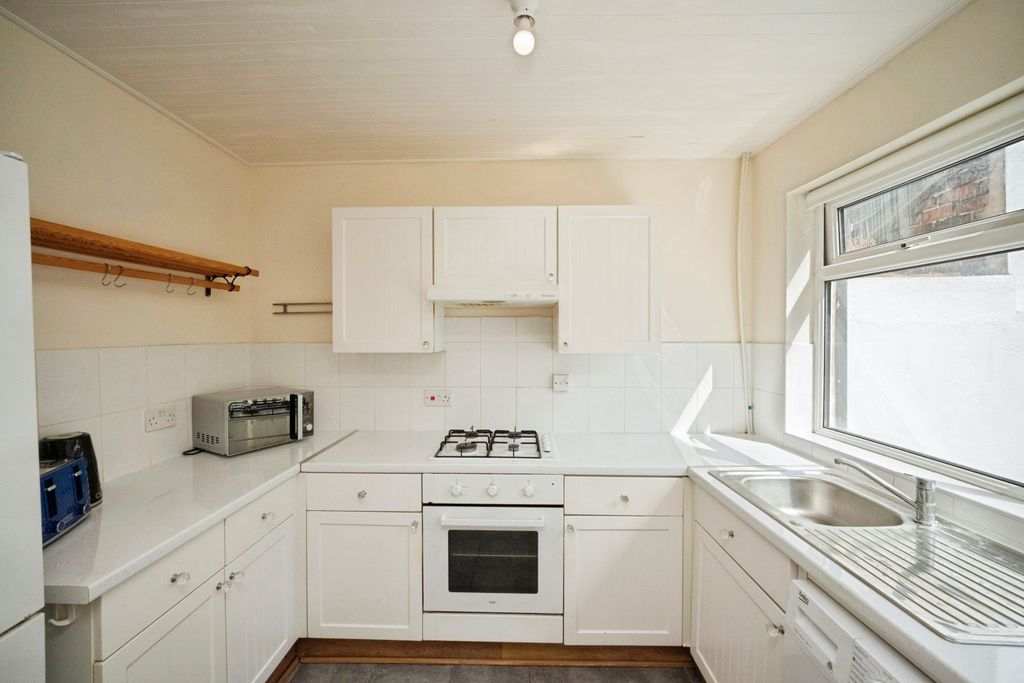 Property photo 2 of 26