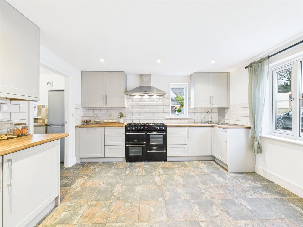 Property photo 2 of 25 Picture No. 43