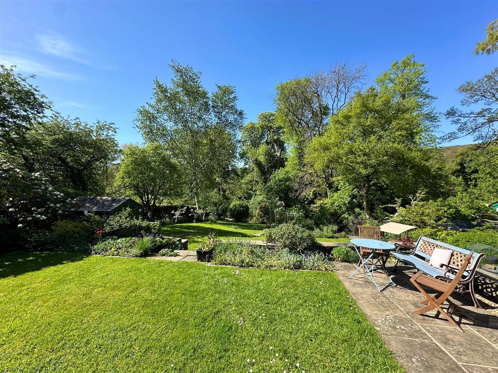 Property photo 2 of 19