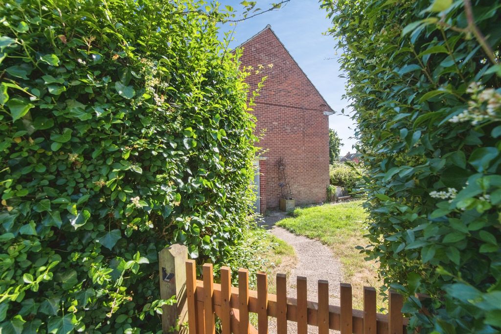 Property photo 3 of 20