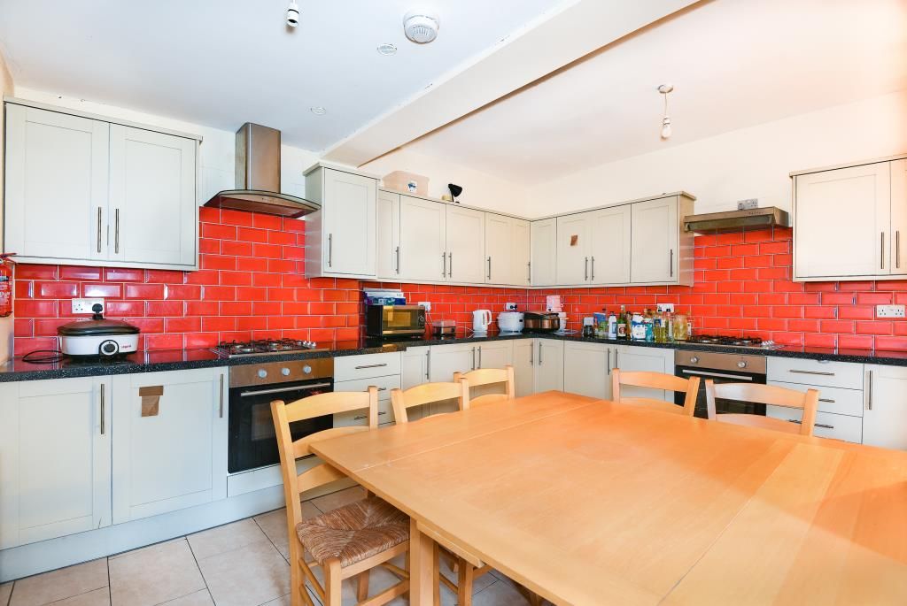 Property photo 2 of 10 Kitchen