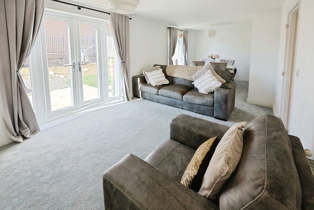 Property photo 2 of 17 Pbox-Img.Jpg