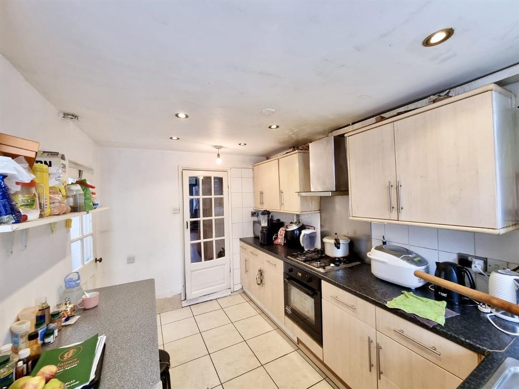 Property photo 3 of 13 8Ba348E1-2Ab0-4751-80B1-A3B0Ba5F248A.Jpg