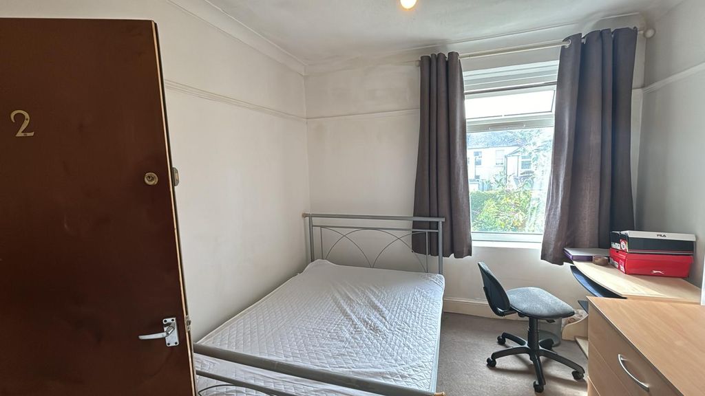 Property photo 3 of 4 1000034824