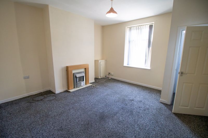 Property photo 2 of 13 Lounge