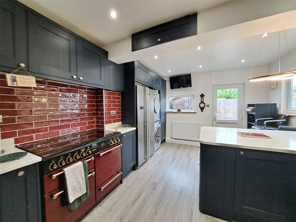 Property photo 2 of 32 Picture No. 74