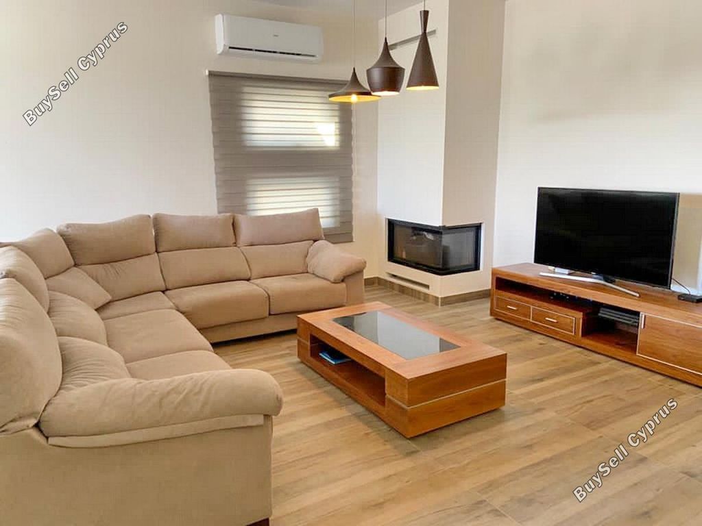 Property photo 3 of 35