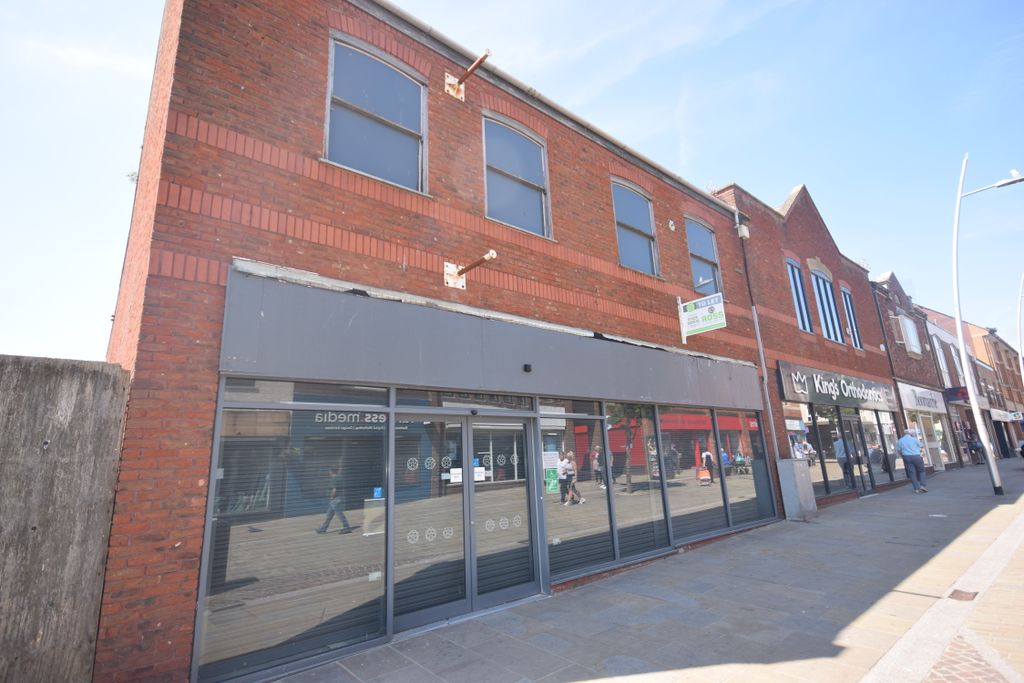 Property photo 2 of 11 Frontage