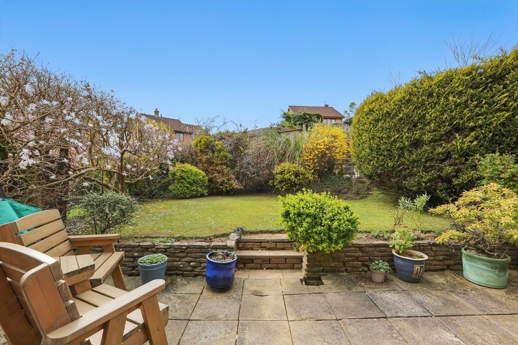 Property photo 2 of 31