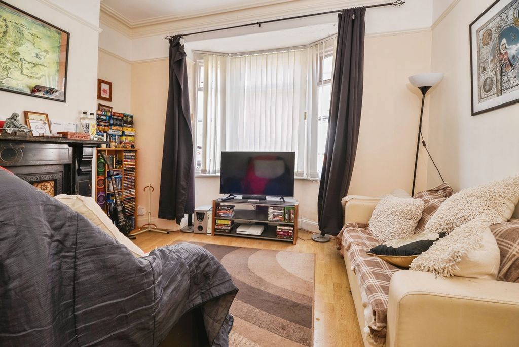 Property photo 2 of 10 Pbox-Img.Jpg