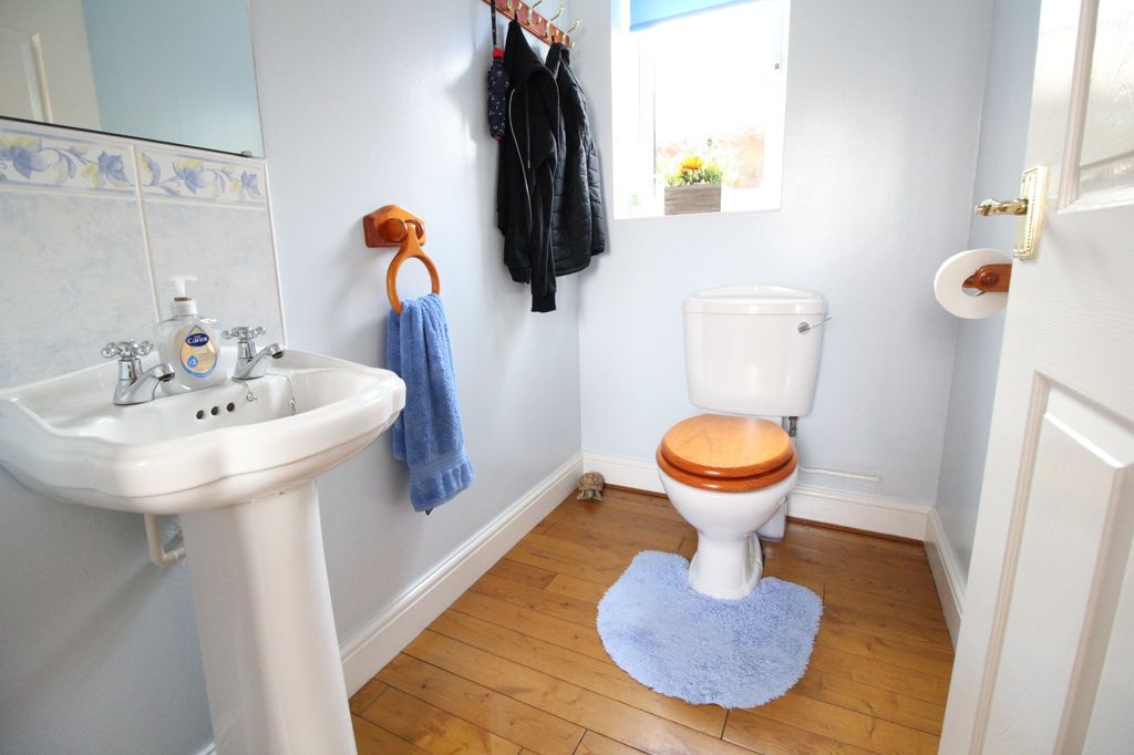 Property photo 2 of 22 Wc