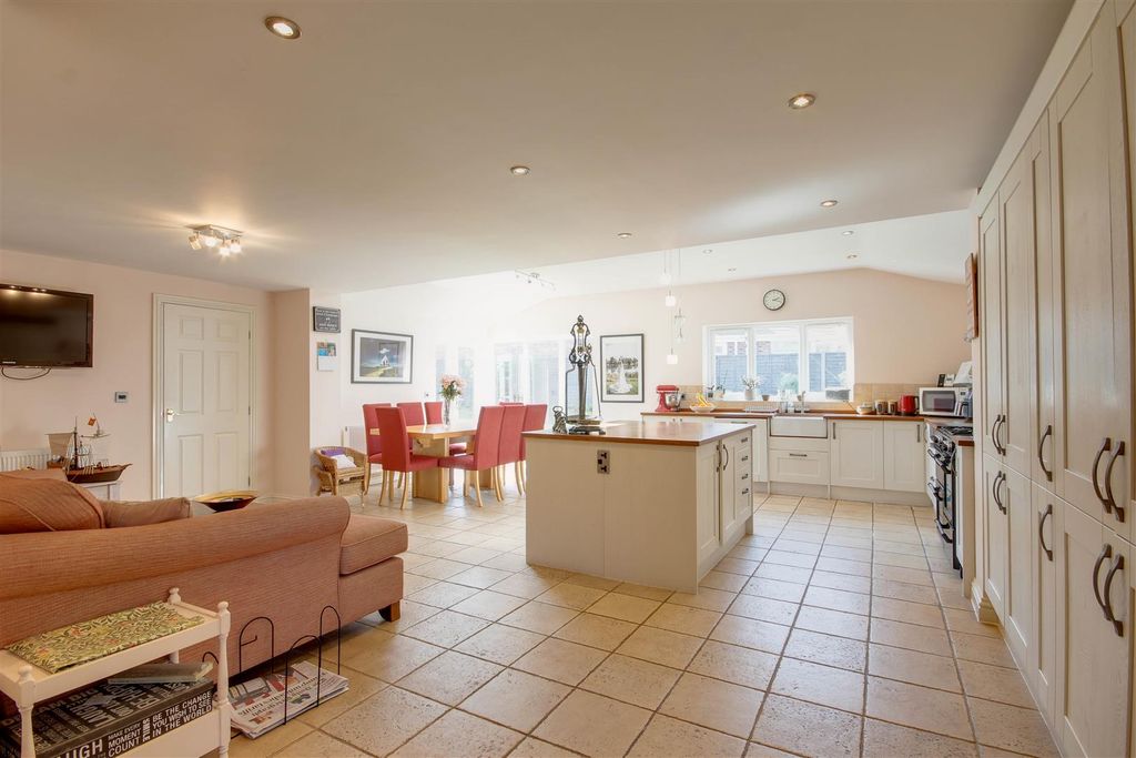 Property photo 3 of 26 Open Plan Living Kitchen