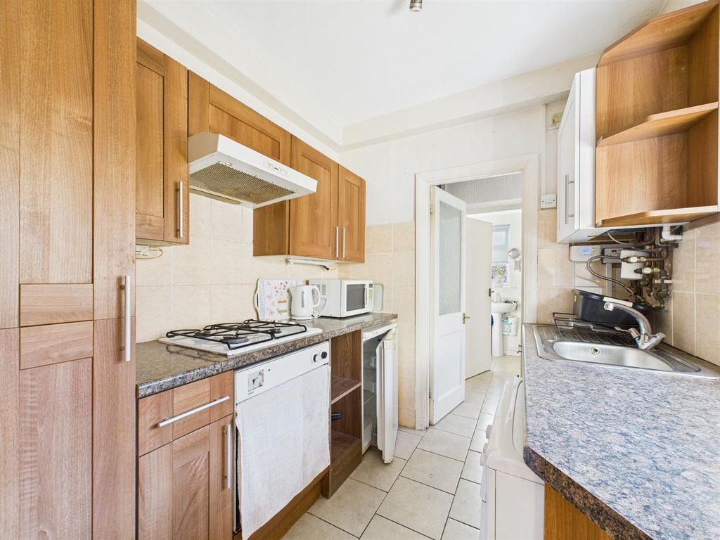 Property photo 2 of 12 Cam02885G0-Pr0534-Still004.Jpg