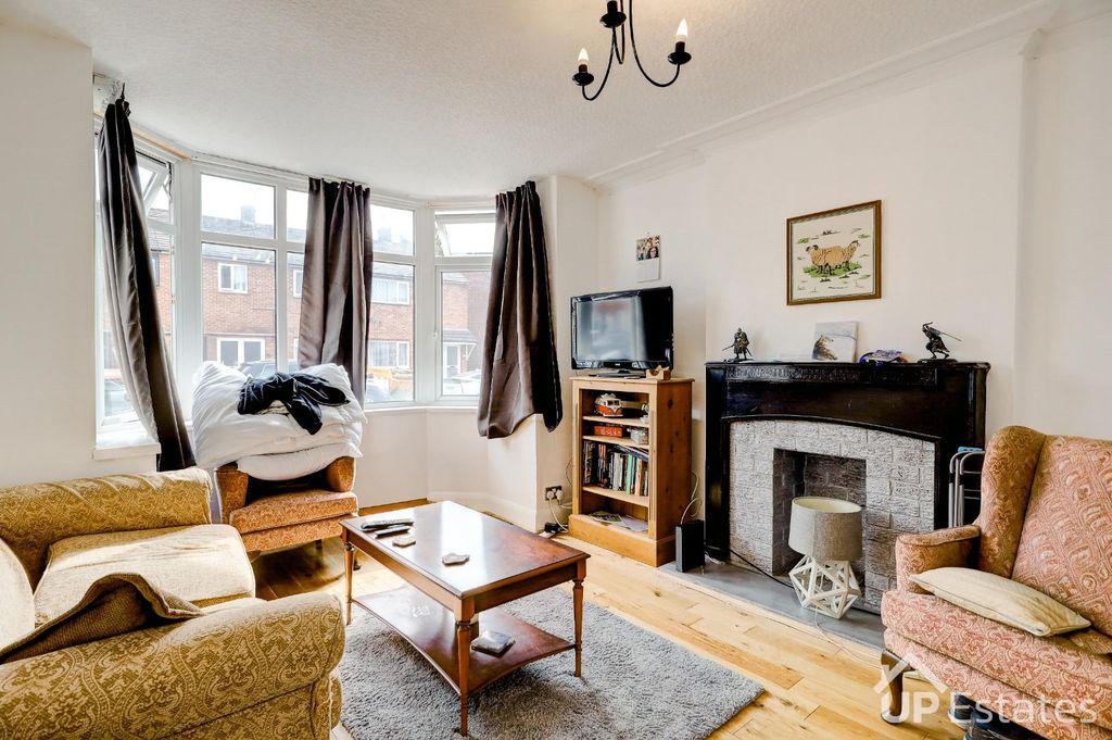 Property photo 2 of 11