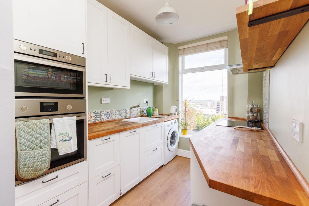 Property photo 3 of 14 Gff 160 Wells Road-2.Jpg