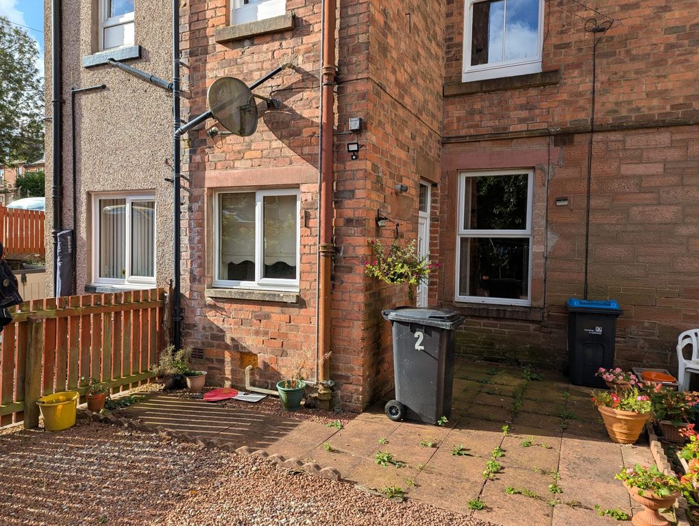 Property photo 1 of 8