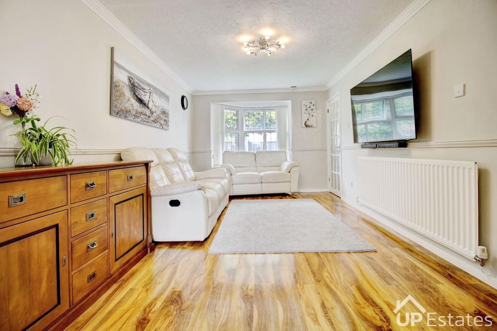 Property photo 2 of 25