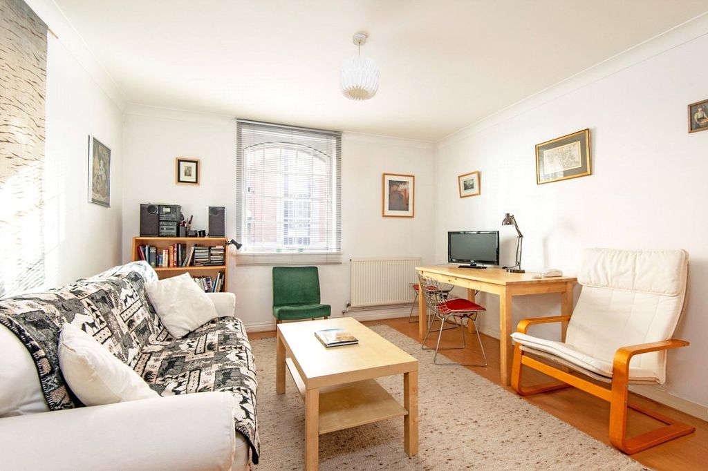 Property photo 3 of 23 Picture No. 09